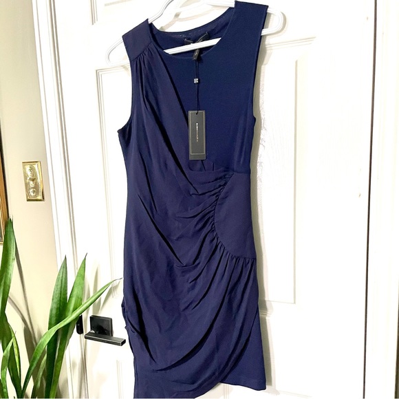 BCBGMAXAZRIA Draped Side Zipper Dress. Size 0 - Picture 4 of 16